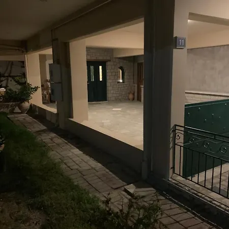 Divine Meteora Luxury Midtown