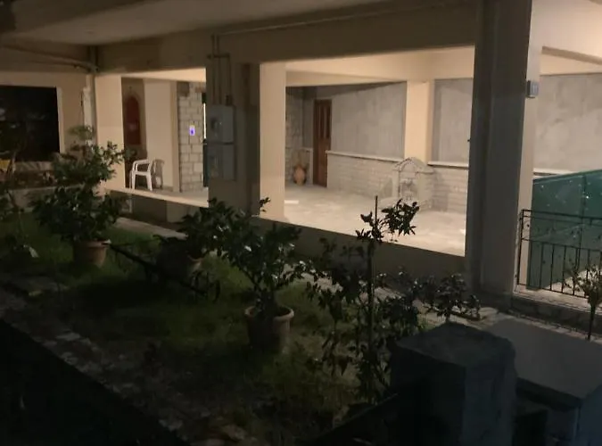 Divine Meteora Luxury Midtown *